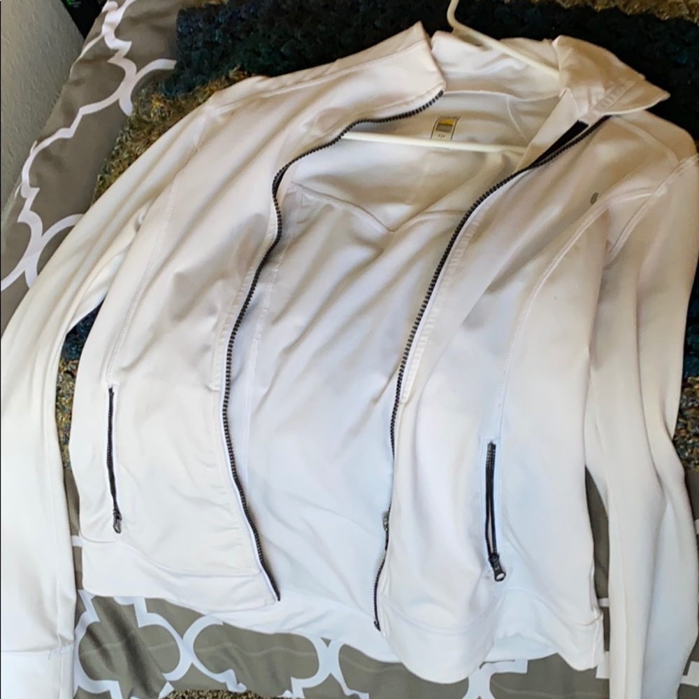Lolë jacket